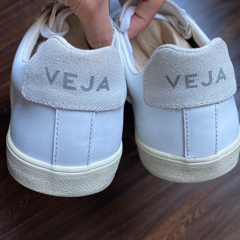 VEJA Esplar Leather Logo Sneakers - Picture 10 of 14